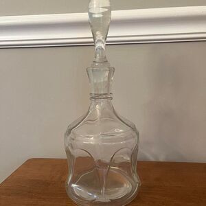 Vintage crystal decanter‎